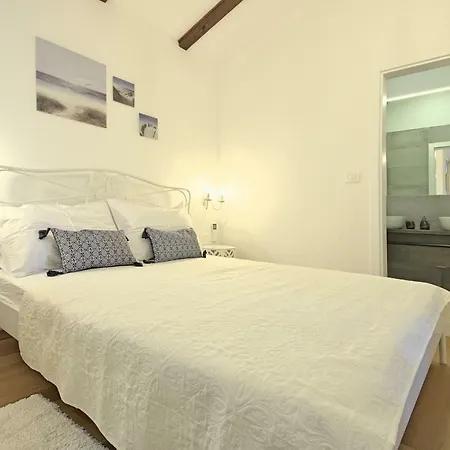 Vespera Villa *