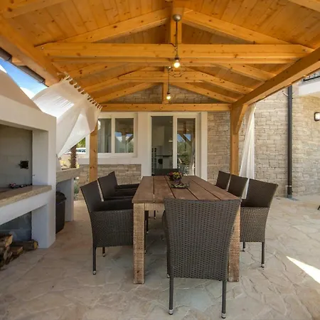 Vespera Villa